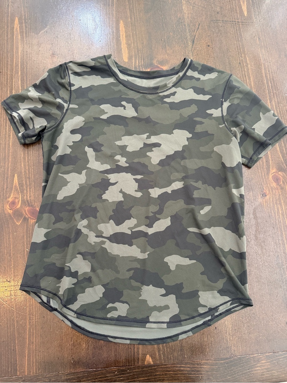 Lululemon Women’s Camo Running Shirt, size 6, small